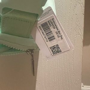 Lulumelon cross body brand new